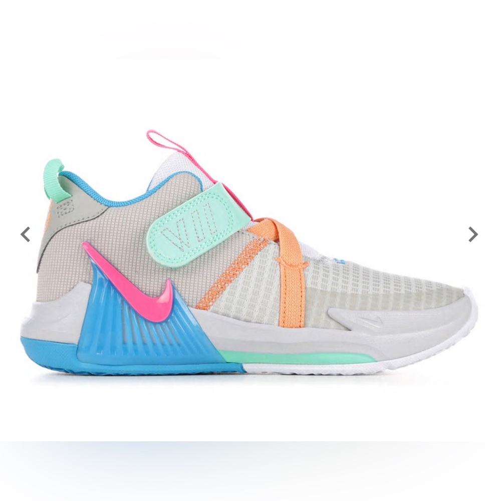 NIKE LITTLE KID LEBRON WITNESS VII BASKETBALL SHOES GREY/PINK/TEAL